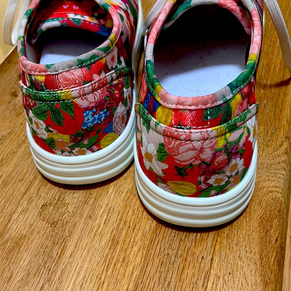 NEW! TRAQ - Sneakers Size 9 - Floral Print - great arch support! 🌸💜💙🧡💚 - Picture 7 of 7